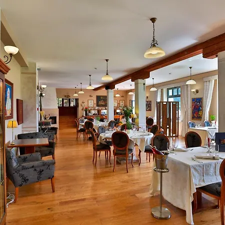 Romantic Mlýn Hotel Karlštejn